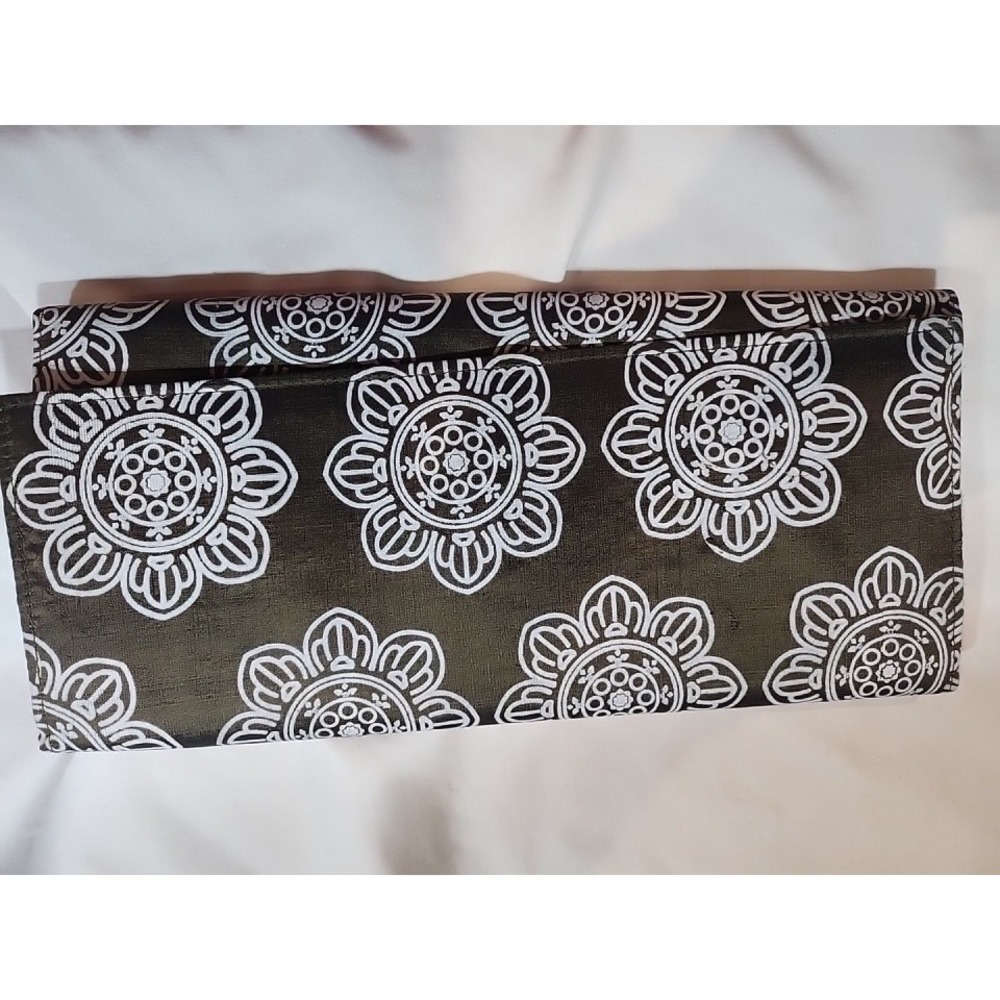 Dark Green & White~Unique Clutch Purse~Exclusive To Macy's~Fair Wind Trading~NWT